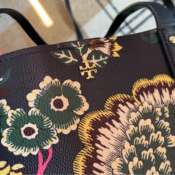 Tory Burch Kensington Square Tote - Picture 2 of 8